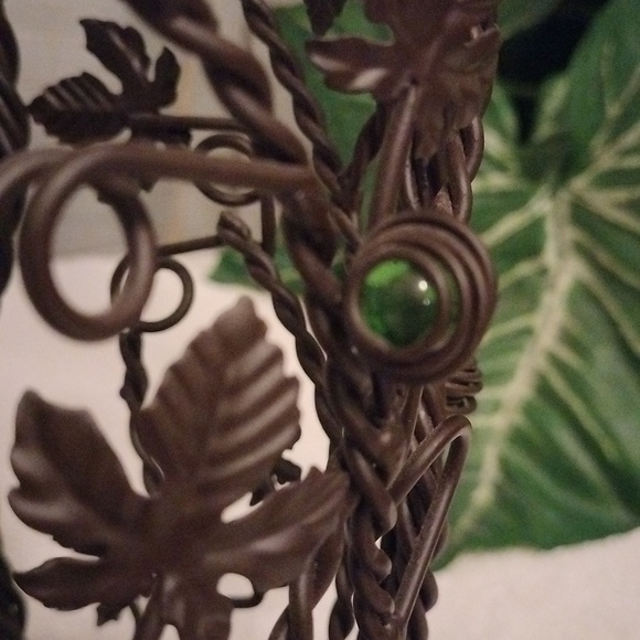 ⚜️ Wine Bottle Cork Holder - Picture 5 of 10